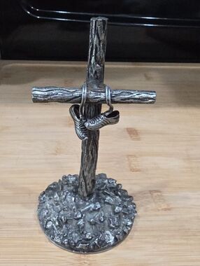 ✝️Heartwarming Pewter Cross With Tennis Shoes Hanging On It.